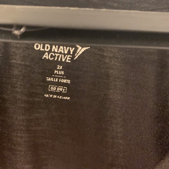 Old navy active shirt - Picture 4 of 8